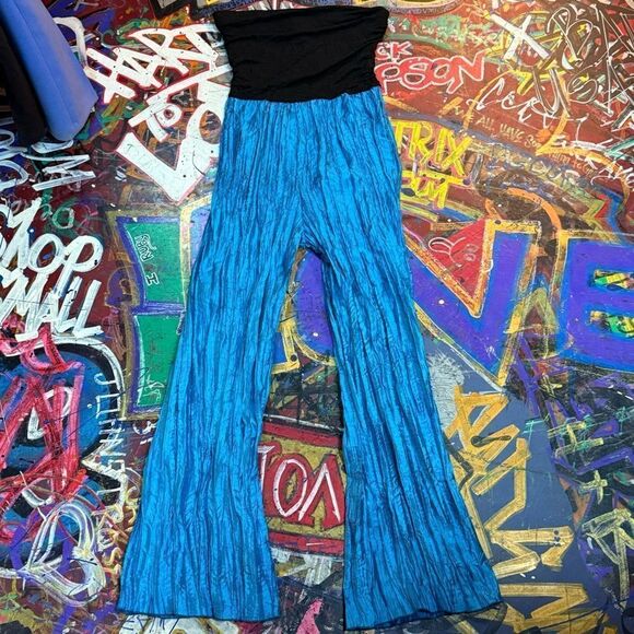 Vintage 80s Coco Avante Crinkle Satin Wide-Leg Jumpsuit – blue, black - Pop Star - Picture 2 of 10
